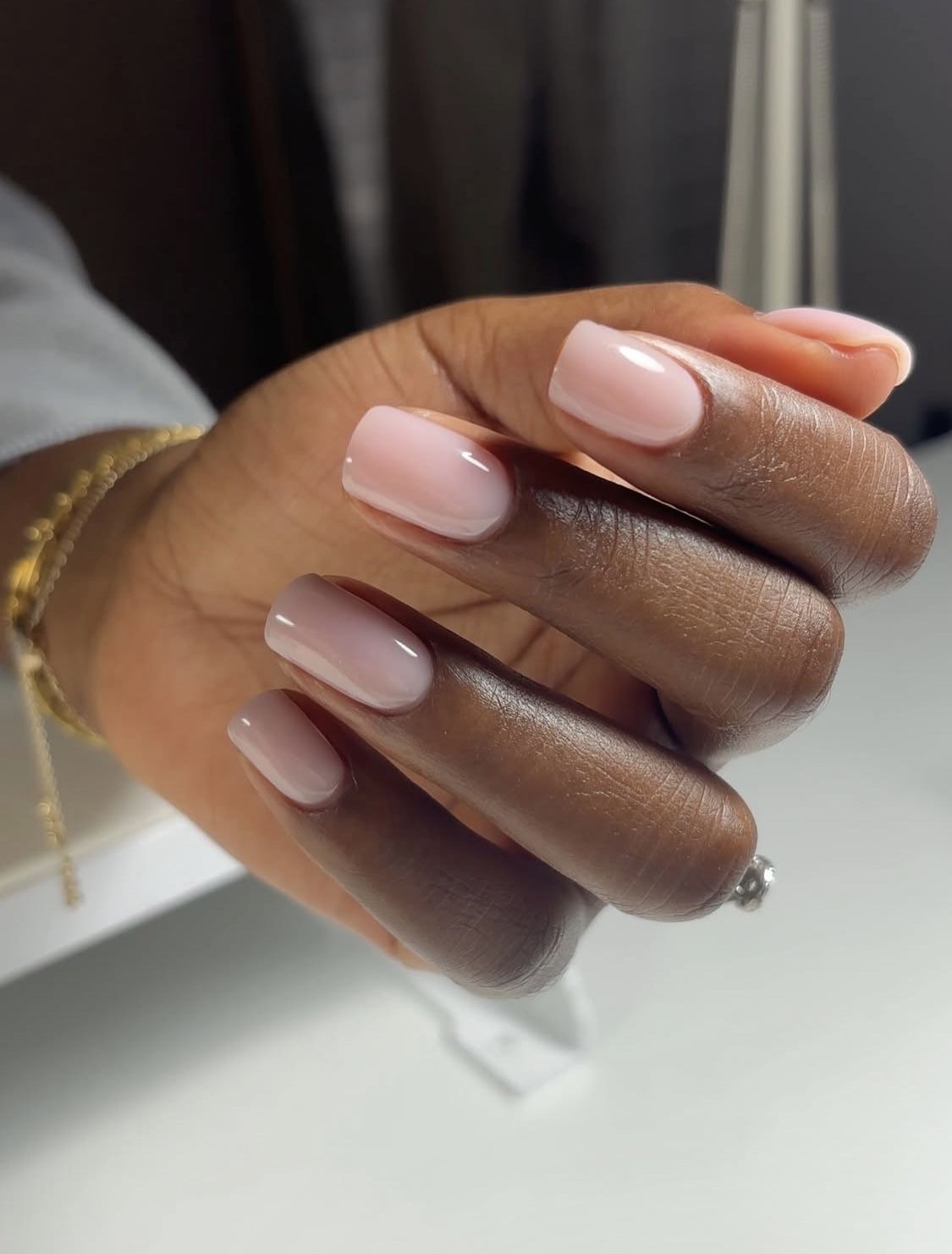 Manucure avec vernis gel